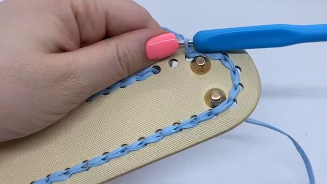 Обвязка донышка при вязании сумки из рафии смотреть онлайн