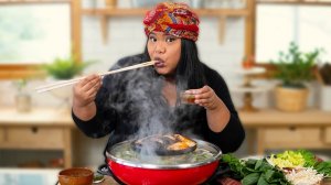 Жареный рис со свининой и базиликом - тайская уличная еда