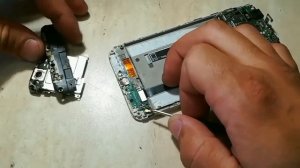 Как очень просто заменить разбитый экран телефона своими руками.