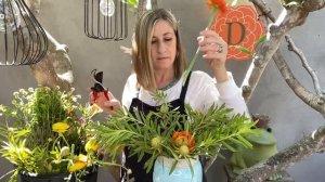 How to Create a Flower Arrangement With Leftover Flowers