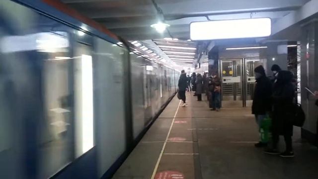 81-765/766/767.2 Москва На станции Багратионовская смотреть онлайн