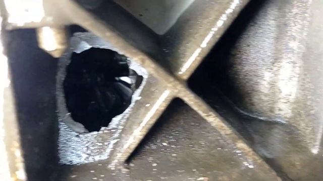 УЖАС В АВТОСЕРВИСЕ!!!! LADA VESTA - РАЗОРВАЛО КОРОБКУ!!!! смотреть онлайн