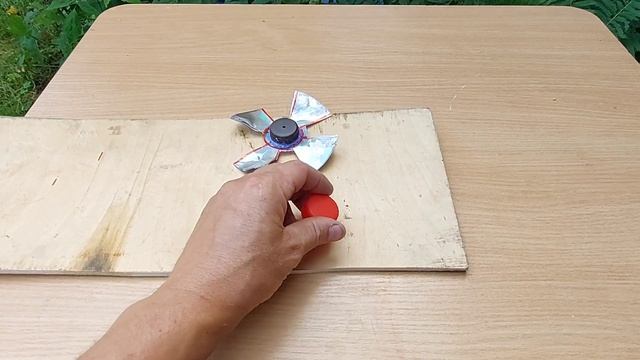Ветряк своими руками из диска dvd и пластиковой бутылки. Как избавиться от птиц.