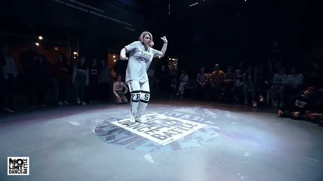 Инга Янчук vs Яна Салахова | 1/4 All Styles Beginners NO LIMIT DANCE BATTLE смотреть онлайн