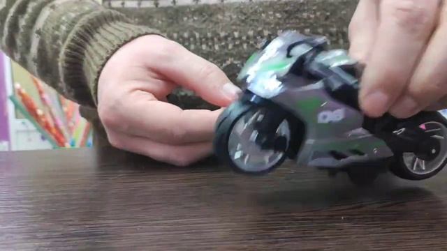 Обзор мотоцикла спортбайк масштаб 1:12, серый инерционный #масштабныемодели #обзоригрушки