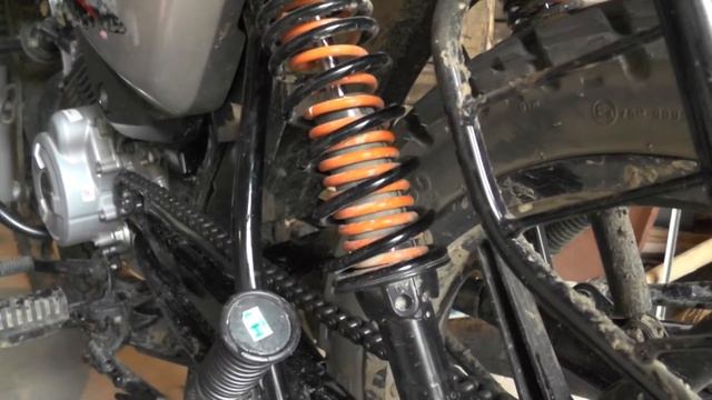 Натягиваем цепь Баджаж Боксер BM150X. Смазка и чистка цепи Badjaj Boxer смотреть онлайн