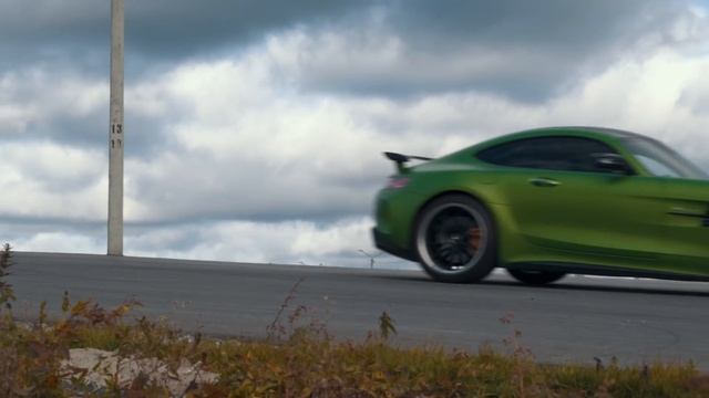 МЕРСЕДЕС ДЛЯ ТЕХ, КТО ХОЧЕТ ОГНЯ! Тест драйв и обзор Mercedes AMG GT-R смотреть онлайн