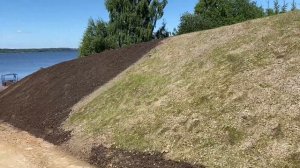 Укрепление откоса шпунтом ПВХ и грунта георешеткой в КП Большой берег