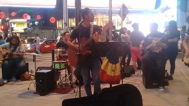 TANGO LA CAMISA NEGRA JUANES BUSKING COVER THE KODOX смотреть онлайн