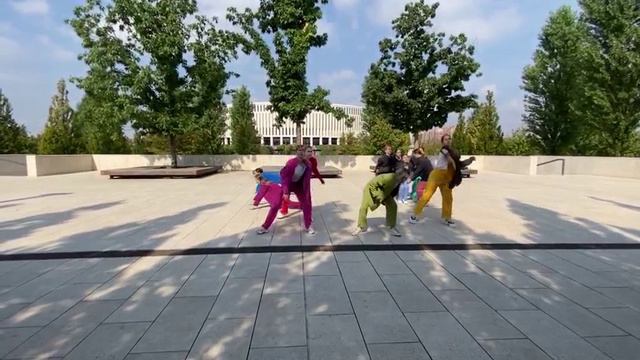 Танцевальный номер "Великий мир эмоций"