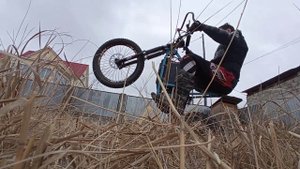 Самоучение вилли на электроэндуро (электробайке)