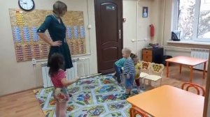 Что делают дети в детском саду?