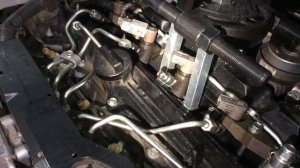 Снятие топливной форсунки Toyota RAV-4 (IV)