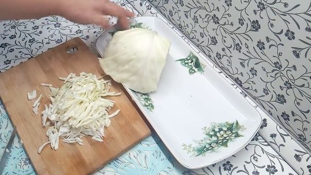 МЯСНЫЕ РЕБРЫШКИ В ДУХОВКЕ , капуста тушеная , квашенные помидоры .УЛЕТНОЕ БЛЮДО !. смотреть онлайн