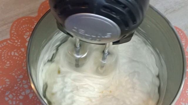 А вы делали такой крем? Очень нежный, молочно-масляный крем!