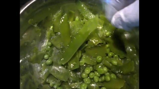 Свежий зелёный горошек с яйцами. смотреть онлайн