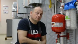 Для чего необходим расширительный бак в системе отопления?