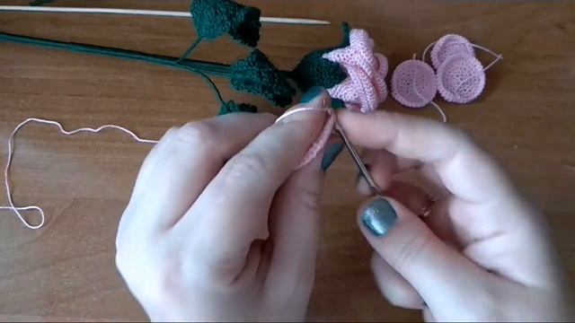 Вяжем крючком Бутон розы. Часть #1.