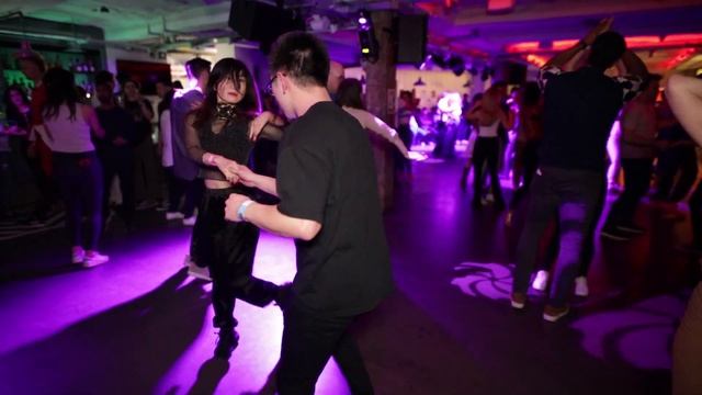 Bachata Social Dance I 2023.01.28. at The Vault with BOS смотреть онлайн