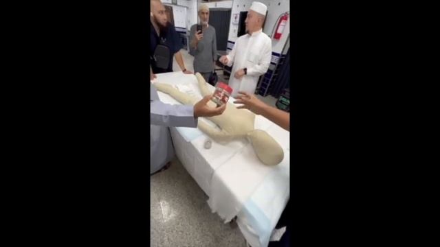 Лекция в Мекке.Обряды омовения и погребения покойного. смотреть онлайн