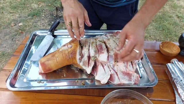 Целая свиная нога на мангале / 6 кг