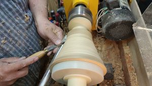 Большая дубовая конфетница.mp4