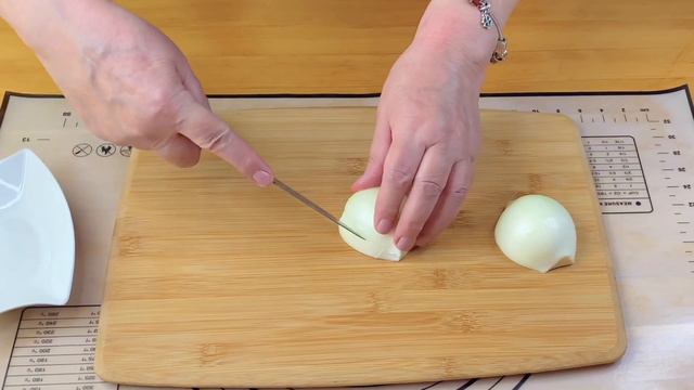 How to make savoury cheese and onion buns