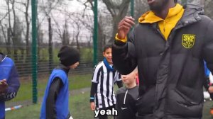 1 Pro Footballer vs. 100 Kids!
