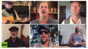 "На поле танки грохотали". Исполняет австралийский хор.