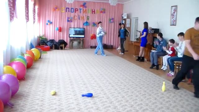 Спортивный праздник "Папа, мама, я - спортивная семья" гр. №3