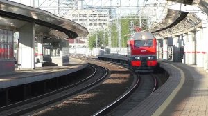 Электровоз ЭП2К-467 (ТЧЭ-6) следует резервом.