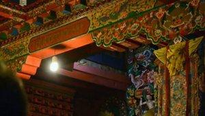 Служба буддистских монахов в монастыре Тянгбоче (Непал).