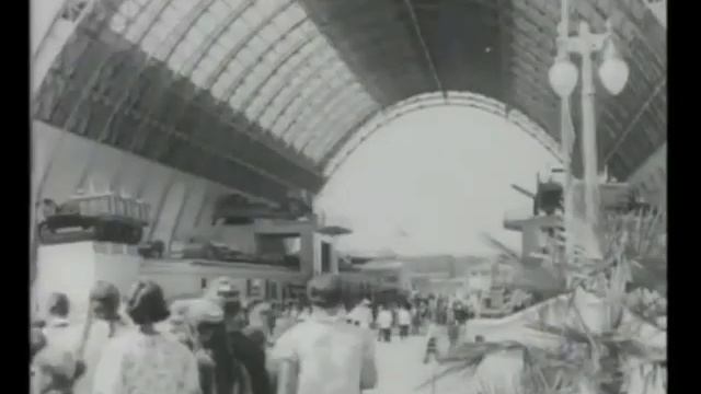 1 августа 1939 года в Москве открылась Всесоюзная сельскохозяйственная выставка (ВСВХ) смотреть онлайн