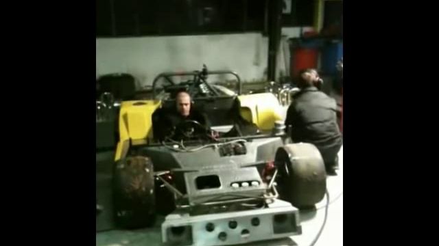 Cosworth DFV 500 HP - lola T280 HU-1 (1972) By Equipe Europe смотреть онлайн