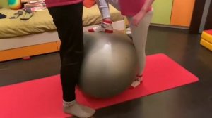 Упражнение на развитие статического равновесия
