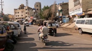 Walking in Karachi (Pakistan)