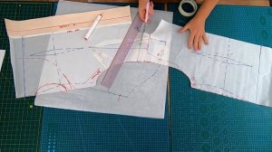 Модная куртка из флиса на меху. Как смоделировать и раскроить теплую и комфортную куртку на меху.mp4