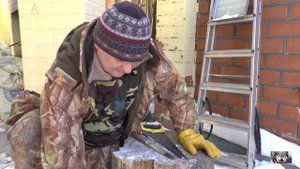 КАК ПОЧИСТИТЬ МОРОЖЕНУЮ РЫБУ не размораживая её ?