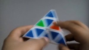 Как собрать треугольный кубик рубик