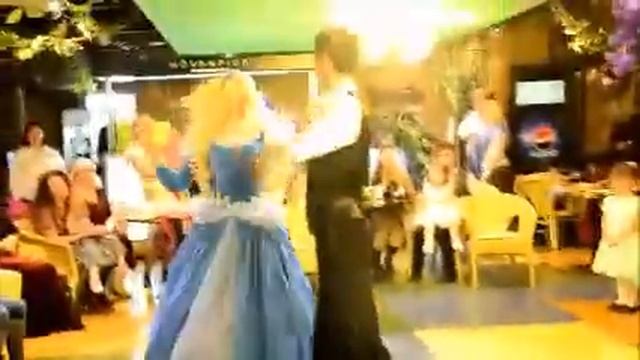 На балу у Золушки смотреть онлайн