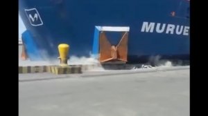 MV Murueta Hits Pier in Barranquilla, Colombia