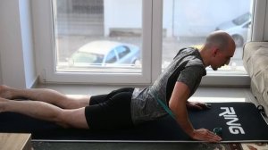 Упражнение кобра с ремнем