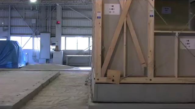 В Японии.Сейсмоустойчивость каркасного дома. Испытание. смотреть онлайн