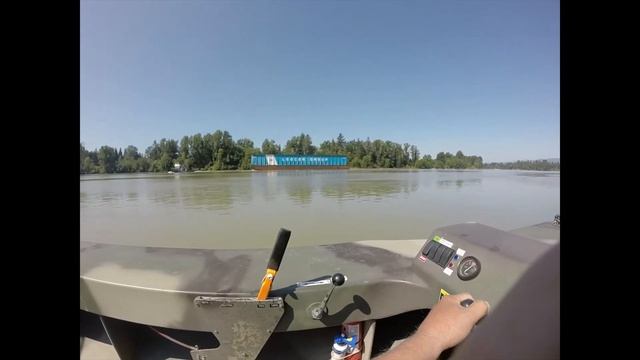 Hovercraft at speed on the Fraser River смотреть онлайн