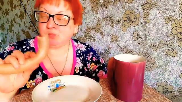 МукбангПошли пожремОт ливерной колбасы мимо не пройду.mp4