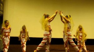 Индийский танец - детский ансамбль.