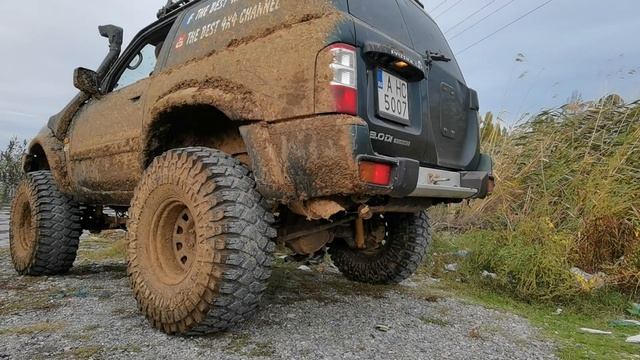 Jeep Grand Cherokee ZJ 5.2 vs Nissan Patrol Y61 ZD30 Exhaust Sound Off Road Competition смотреть онлайн