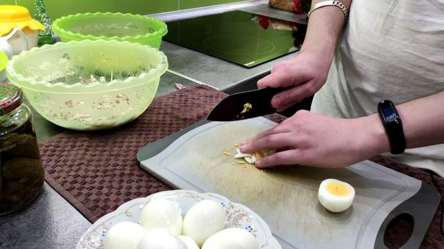 Оливье  с курицей . Оливье . Как приготовить Оливье