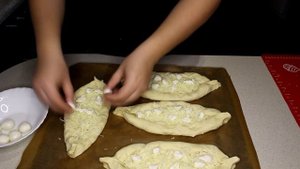 Хачапури по-аджарски. Простой и вкусный рецепт. Слоёное дрожжевое тесто.