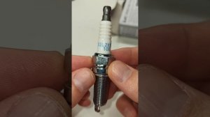 Свечи зажигания иридиевые NGK 93815 SILZKR6B10E для Hyundai Solaris и Kia Rio 1.6 литра